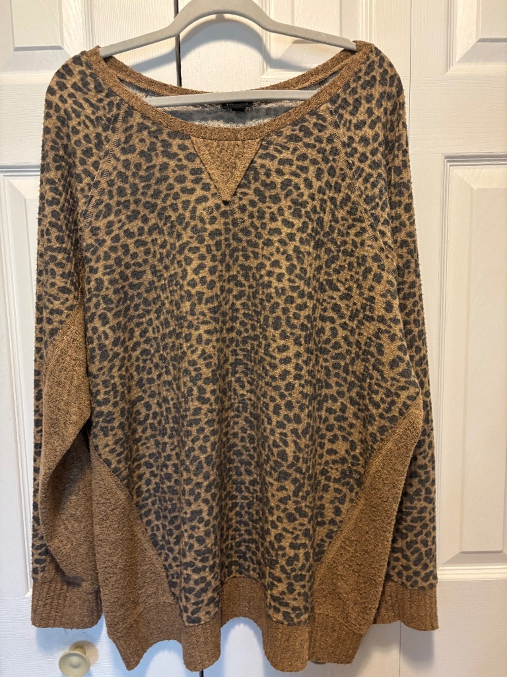 Torrid Size 3 Leopard Print Long Sleeve Sweater Plus Size